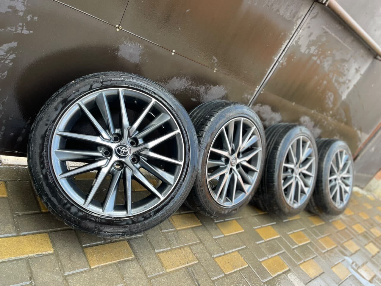 Колёса R18 на Toyota Camry v75