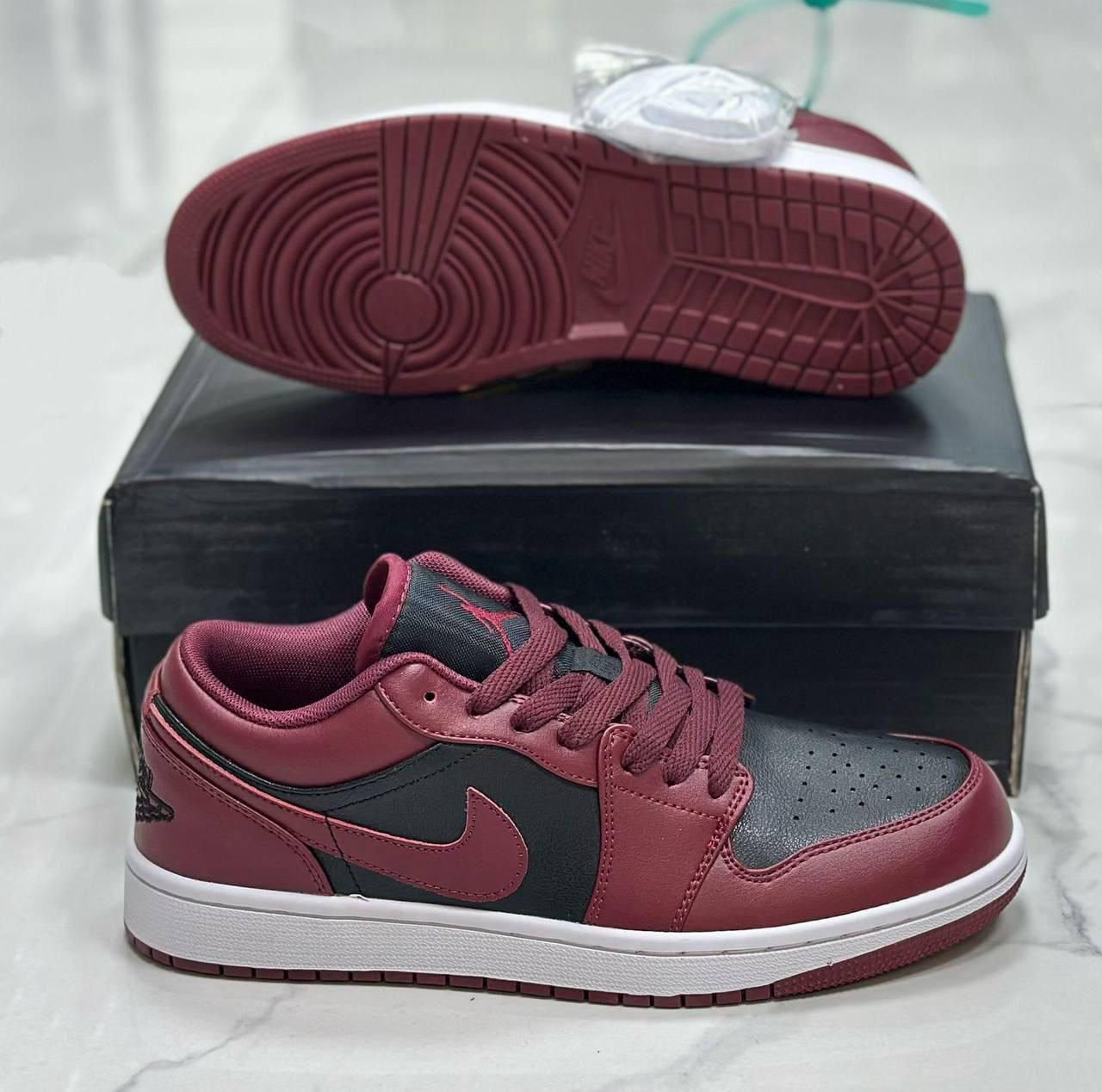Кроссовки NIKE